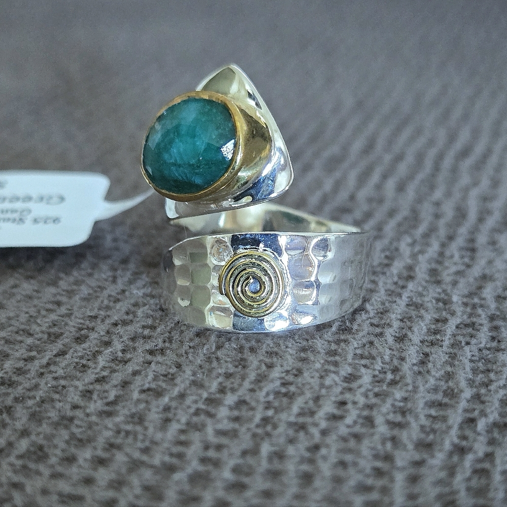 Shivam Green💚 Beryl Bypass Ring💍 - NWT - Picture 15 of 16